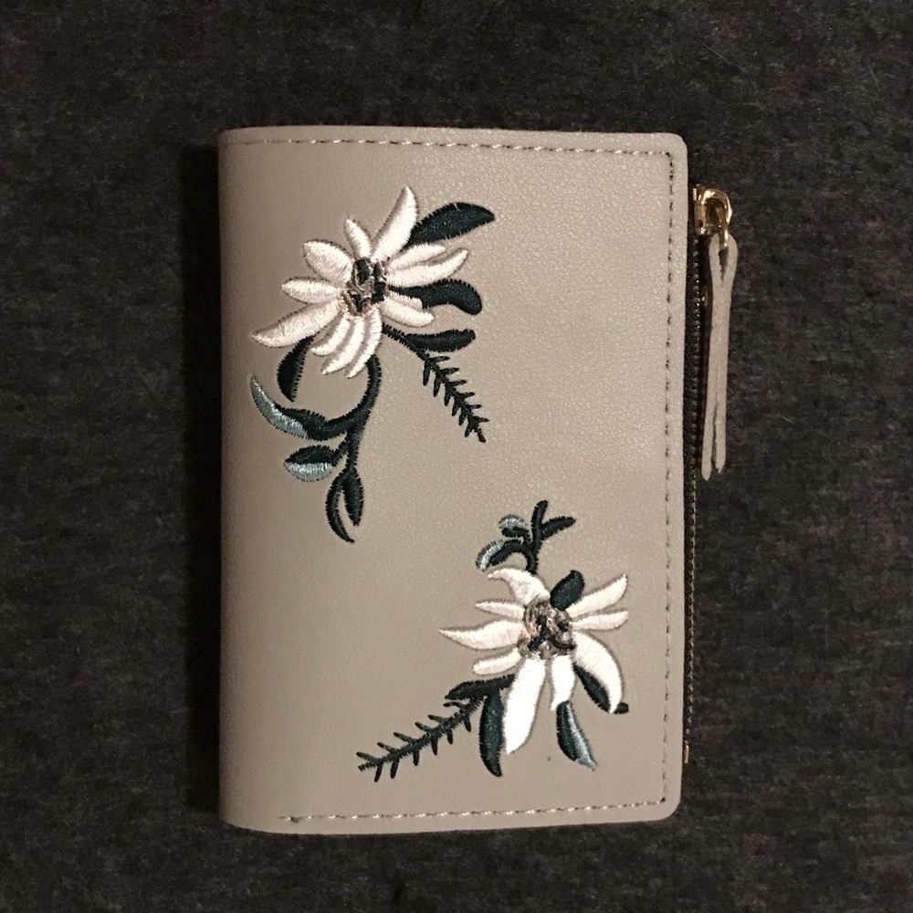 Flower wallet